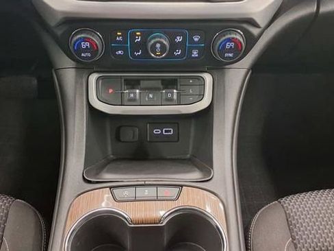 Used 2023 GMC Acadia SLE w/ Driver Convenience Package image 35