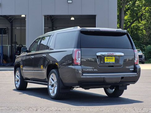 Used 2019 GMC Yukon XL Denali w/ Denali Ultimate Package AWD/4WD image 5