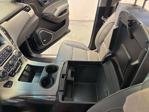Used 2019 Chevrolet Suburban LT w/ LT Signature Package AWD/4WD image 19