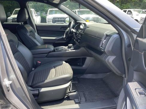 Used 2024 Nissan Pathfinder Rock Creek AWD/4WD image 12