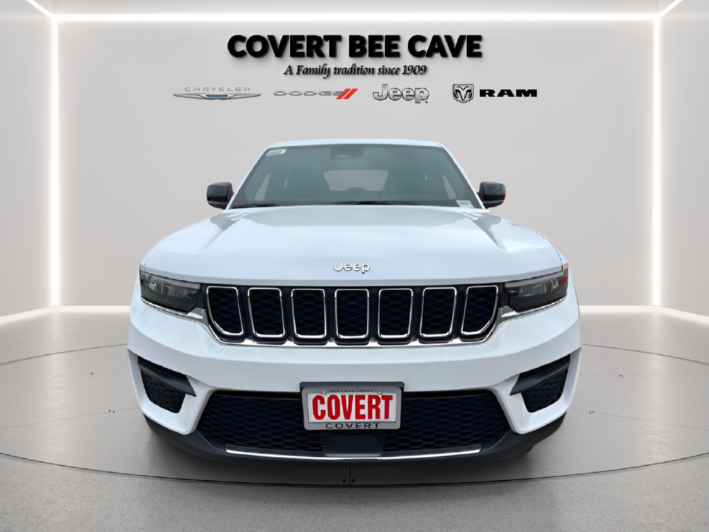 New 2026 Jeep Grand Cherokee Laredo RWD image 3