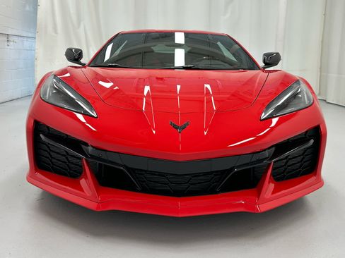 Used 2025 Chevrolet Corvette Z06 RWD image 5