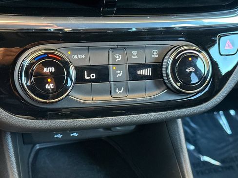 Certified 2025 Buick Envista Sport Touring FWD image 20