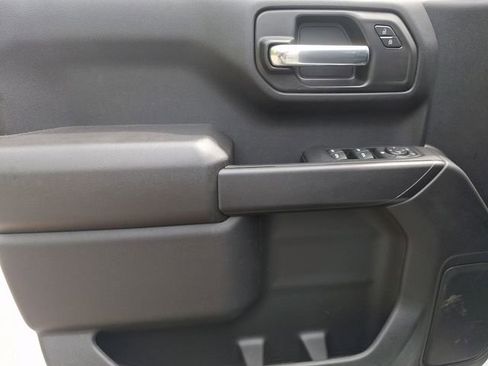 Used 2025 Chevrolet Silverado 1500 Custom image 14