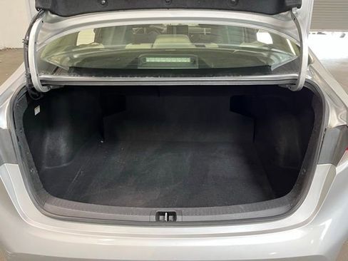 Used 2022 Toyota Corolla LE FWD image 16