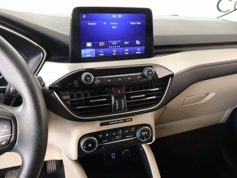 Used 2020 Ford Escape SE image 5