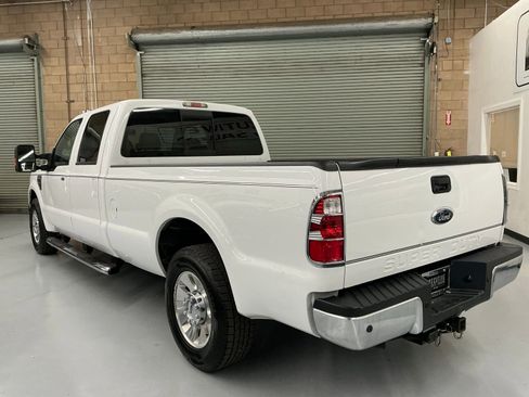 Used 2010 Ford F250 Lariat image 7