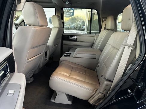 Used 2008 Lincoln Navigator 4WD image 17