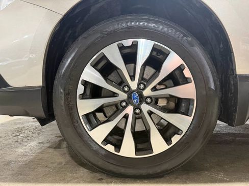 Used 2017 Subaru Outback 2.5i Limited AWD/4WD image 18