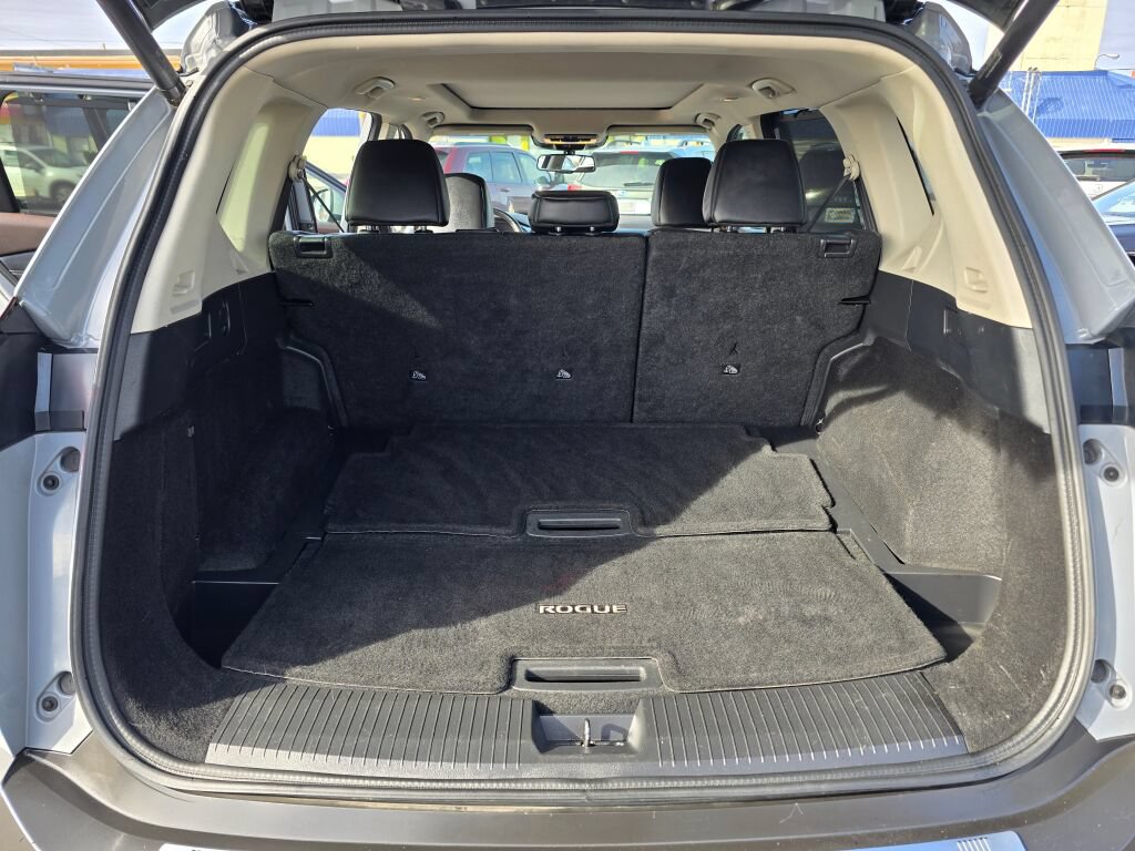 Used 2021 Nissan Rogue SL FWD image 14