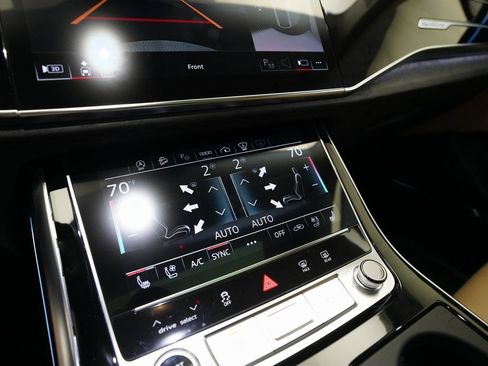 Used 2023 Audi Q8 Prestige image 21