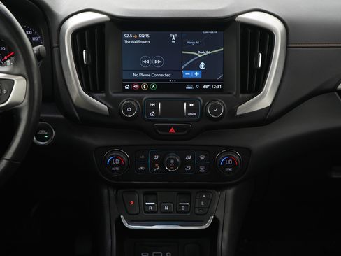 Used 2021 GMC Terrain SLT w/ Infotainment Package II AWD/4WD image 17