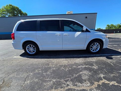Used 2019 Dodge Grand Caravan SXT FWD image 9