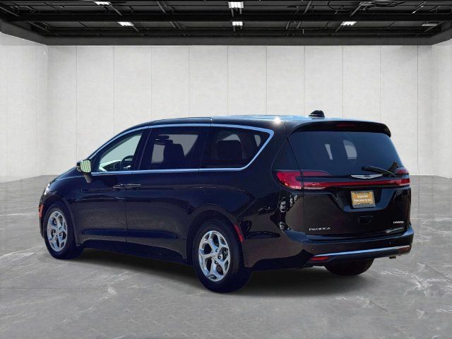 Certified 2024 Chrysler Pacifica Limited FWD image 7