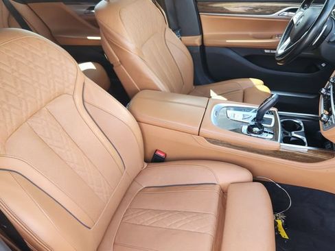 Used 2018 BMW 750i xDrive AWD/4WD image 13