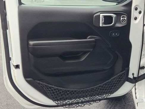 Used 2020 Jeep Wrangler Sport image 15