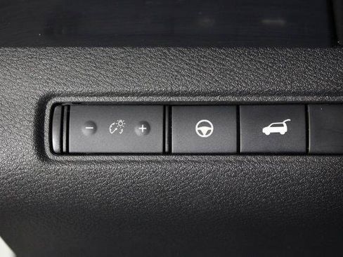 Certified 2022 Nissan Pathfinder SL FWD image 25