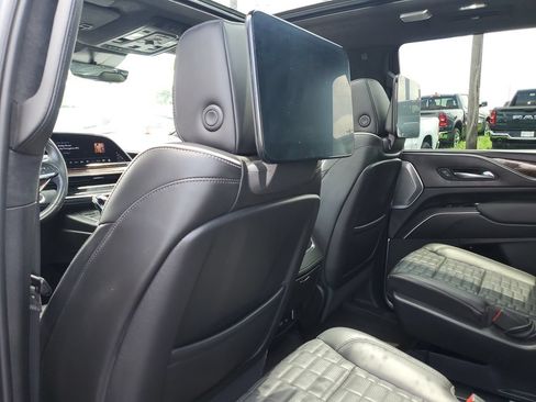 Used 2022 Cadillac Escalade Premium Luxury Platinum AWD/4WD image 15