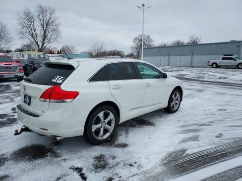 Used 2011 Toyota Venza AWD w/ Comfort Pkg image 3