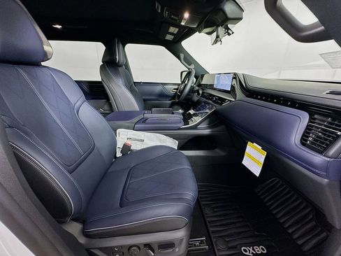 New 2026 INFINITI QX80 SPORT w/ Sport Exterior Package image 38