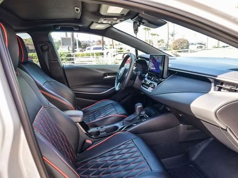 Used 2023 Toyota Corolla SE w/ SE Premium Package image 15