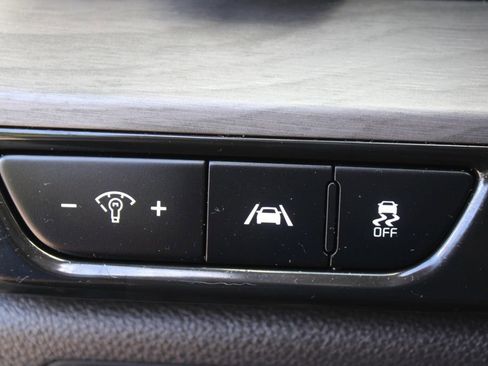 Used 2024 Kia Carnival SX FWD image 35
