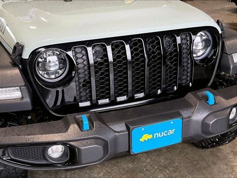 Used 2023 Jeep Wrangler Unlimited w/ Sun & Screen Package AWD/4WD image 31