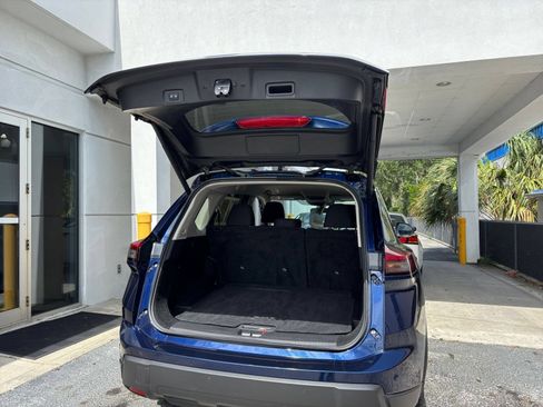 Used 2025 Nissan Rogue SV AWD/4WD image 32