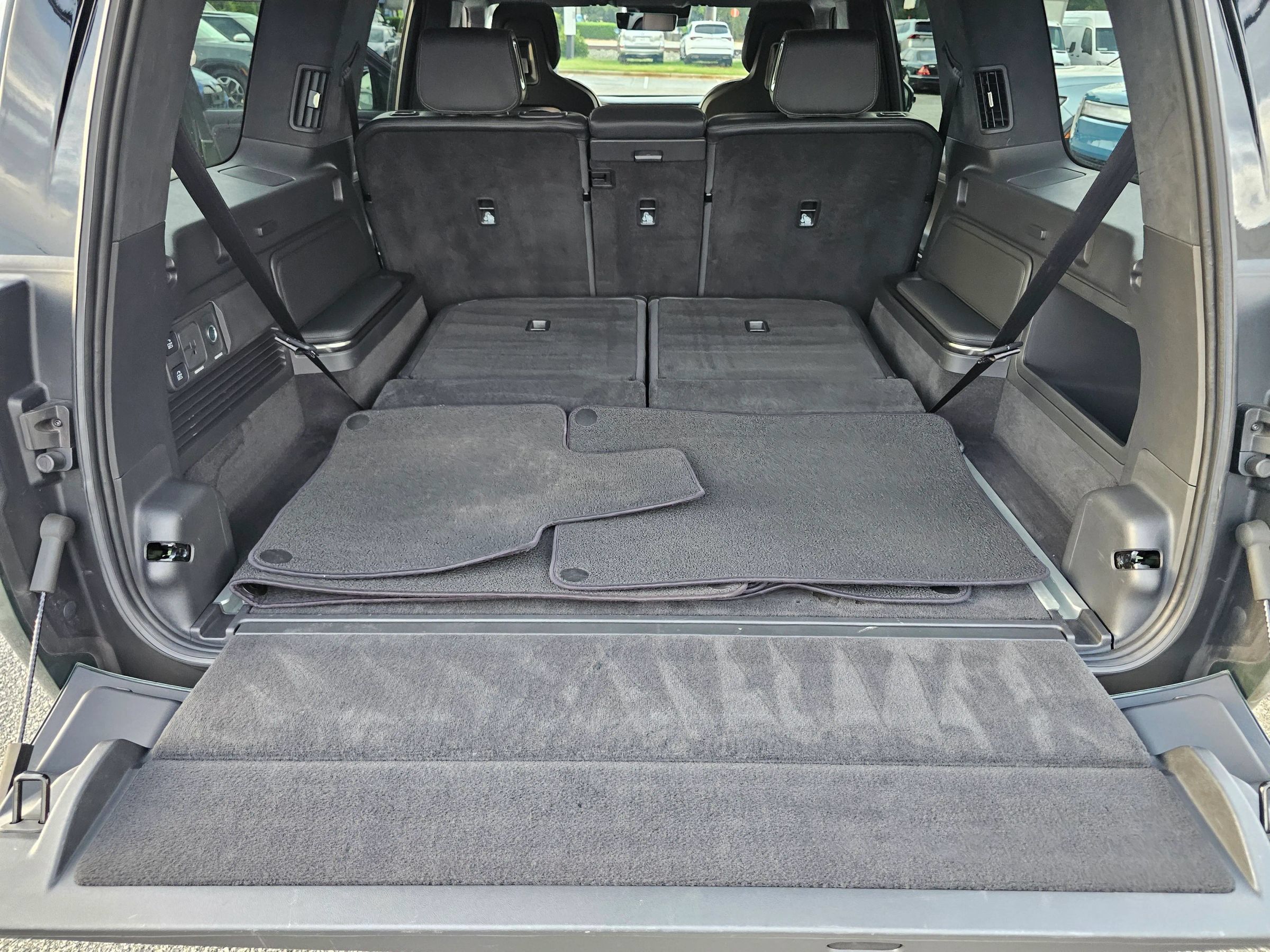 Used 2025 Rivian R1S Adventure Dual AWD/4WD image 41