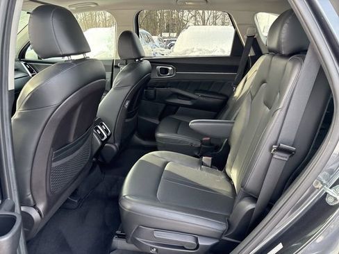 Certified 2022 Kia Sorento SX image 19