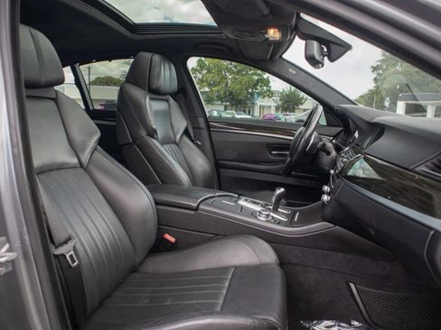 Used 2013 BMW M5 RWD image 17