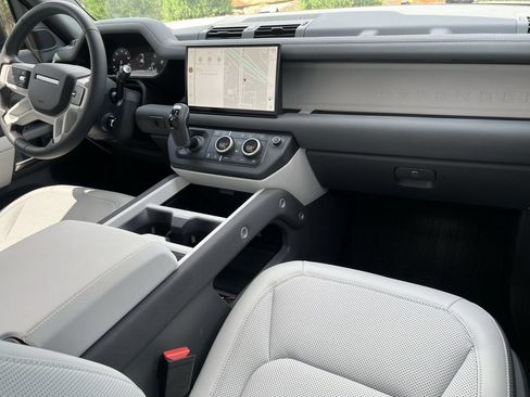 Certified 2025 Land Rover Defender 110 S AWD/4WD image 14