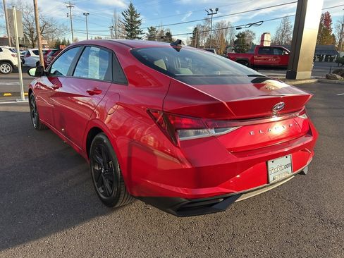 Certified 2021 Hyundai Elantra SEL w/ Convenience Package image 7