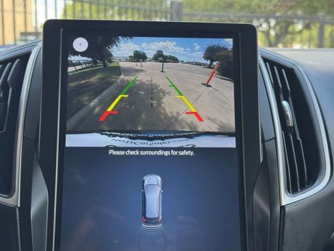 Used 2024 Ford Edge SEL image 17