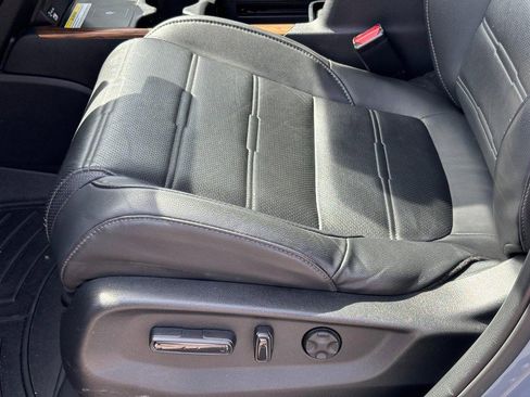 Used 2020 Honda CR-V Touring image 16