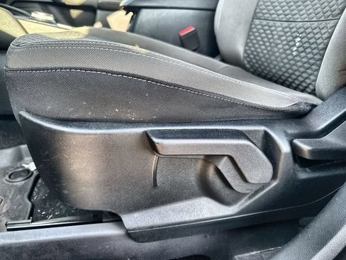 Used 2021 Ford Escape SE FWD image 3