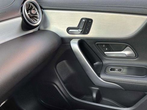 Used 2025 Mercedes-Benz CLA 250 4MATIC image 21