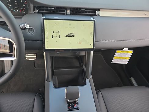New 2026 Land Rover Discovery Sport Landmark image 20