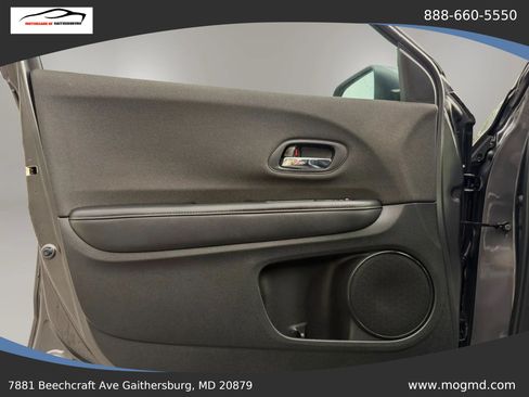Used 2019 Honda HR-V LX image 9