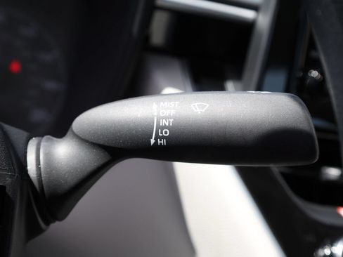 Used 2025 Toyota Corolla LE FWD image 32