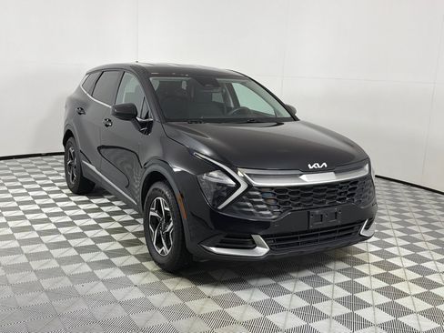 Used 2023 Kia Sportage LX AWD/4WD image 3