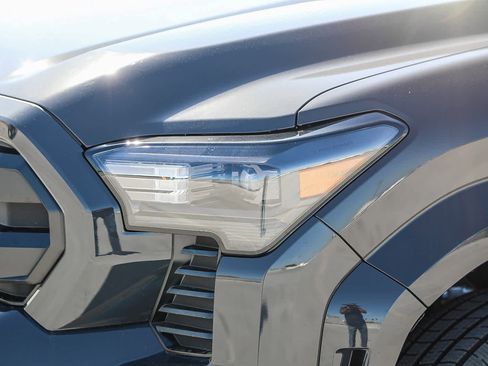 New 2026 Toyota Tacoma SR5 image 8