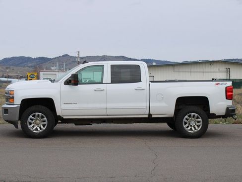 Used 2019 Chevrolet Silverado 2500 LT AWD/4WD image 3