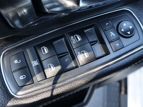 Used 2018 RAM 2500 Laramie w/ Sport Appearance Group AWD/4WD image 27