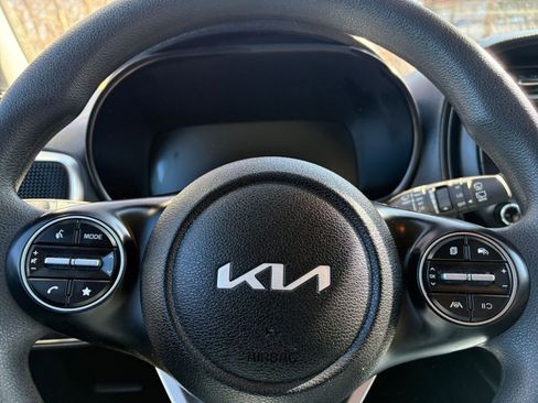 Used 2025 Kia Soul LX w/ LX Technology Package image 24