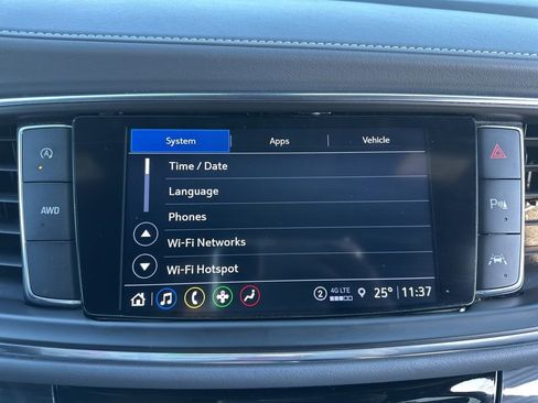 Used 2022 Buick Enclave Essence image 40