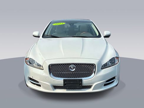 Used 2013 Jaguar XJ RWD image 2