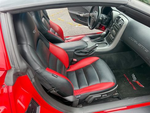 Used 2007 Chevrolet Corvette Coupe w/ Preferred Equipment Group RWD image 15