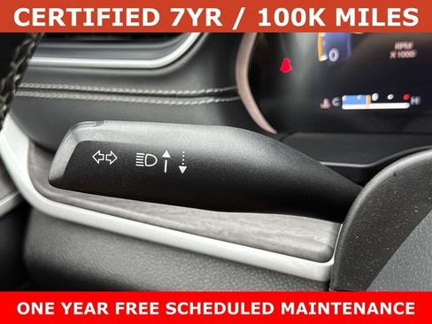 Used 2023 Jeep Grand Cherokee Limited AWD/4WD image 24