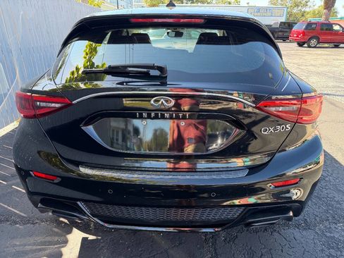 Used 2017 INFINITI QX30 Sport w/ Cargo Package image 4